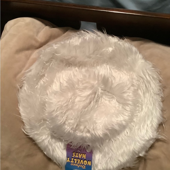 White Novelty Wide-Brimmed Faux Fur Costume Hat - Picture 7 of 7